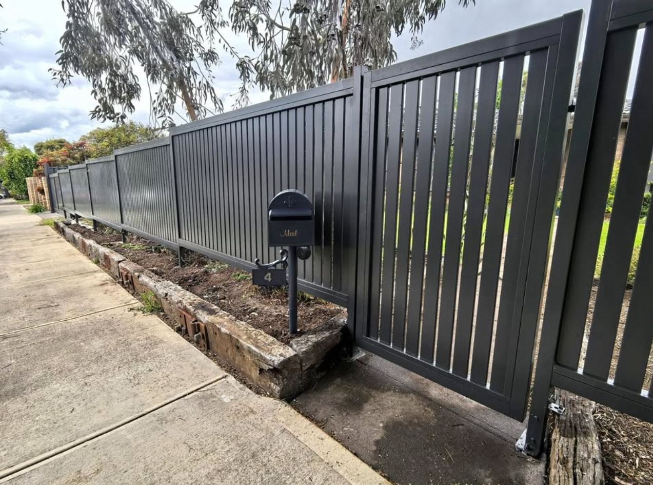 Old front fence, Hoppers Crossing