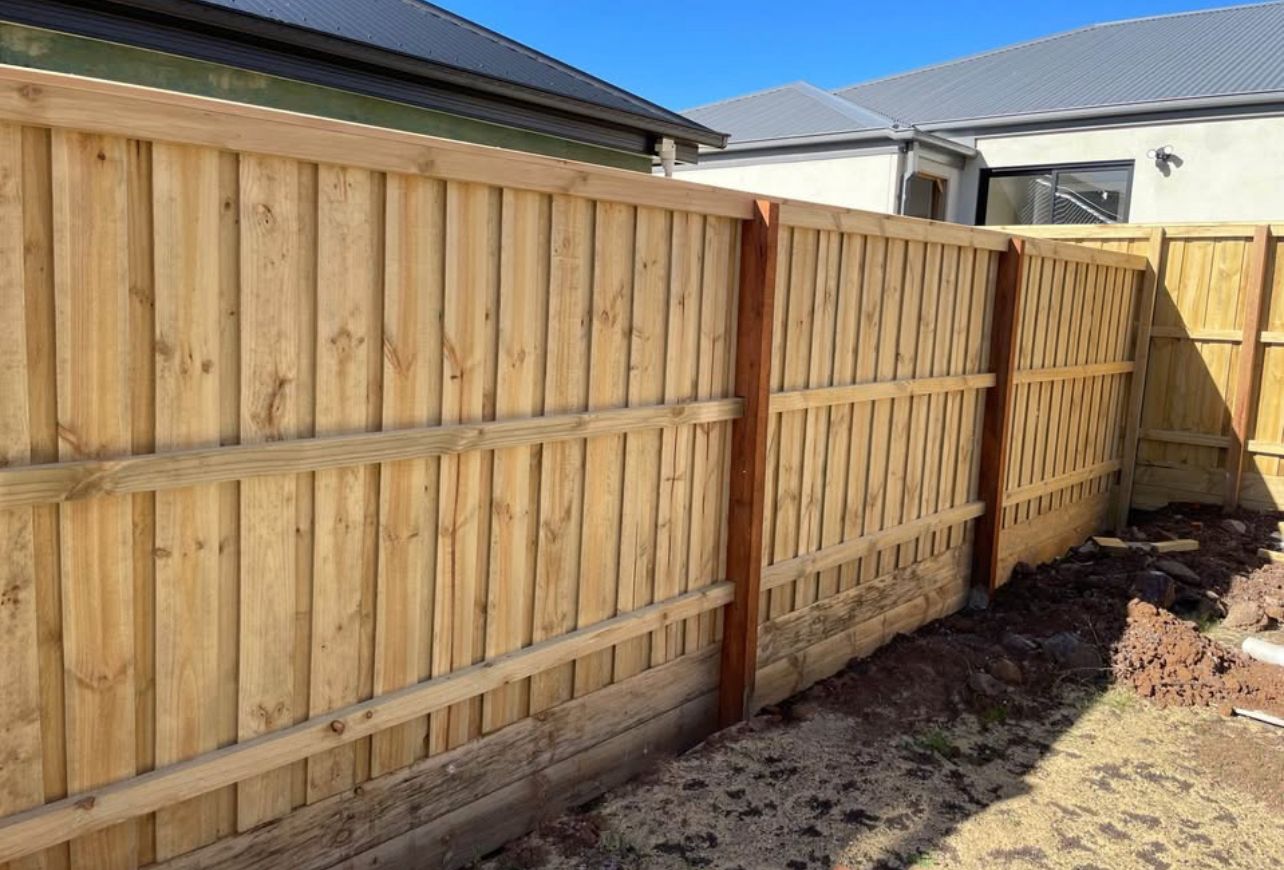 Capped and plinthed timber paling fence, Hoppers Crossing
